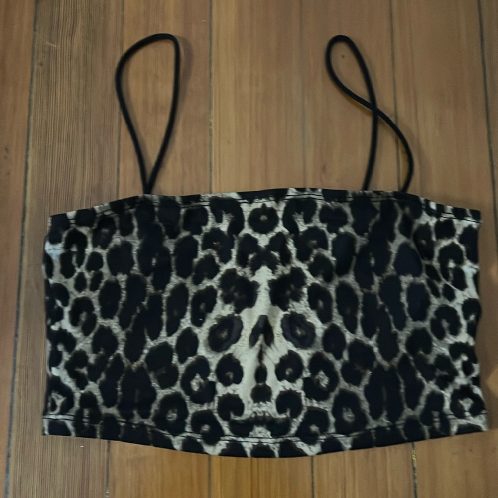 women’s crop top
